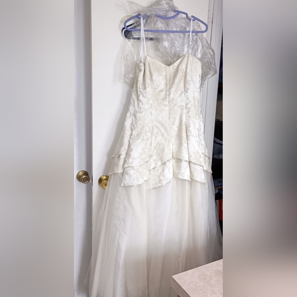 Elegant Cream Floral Dress